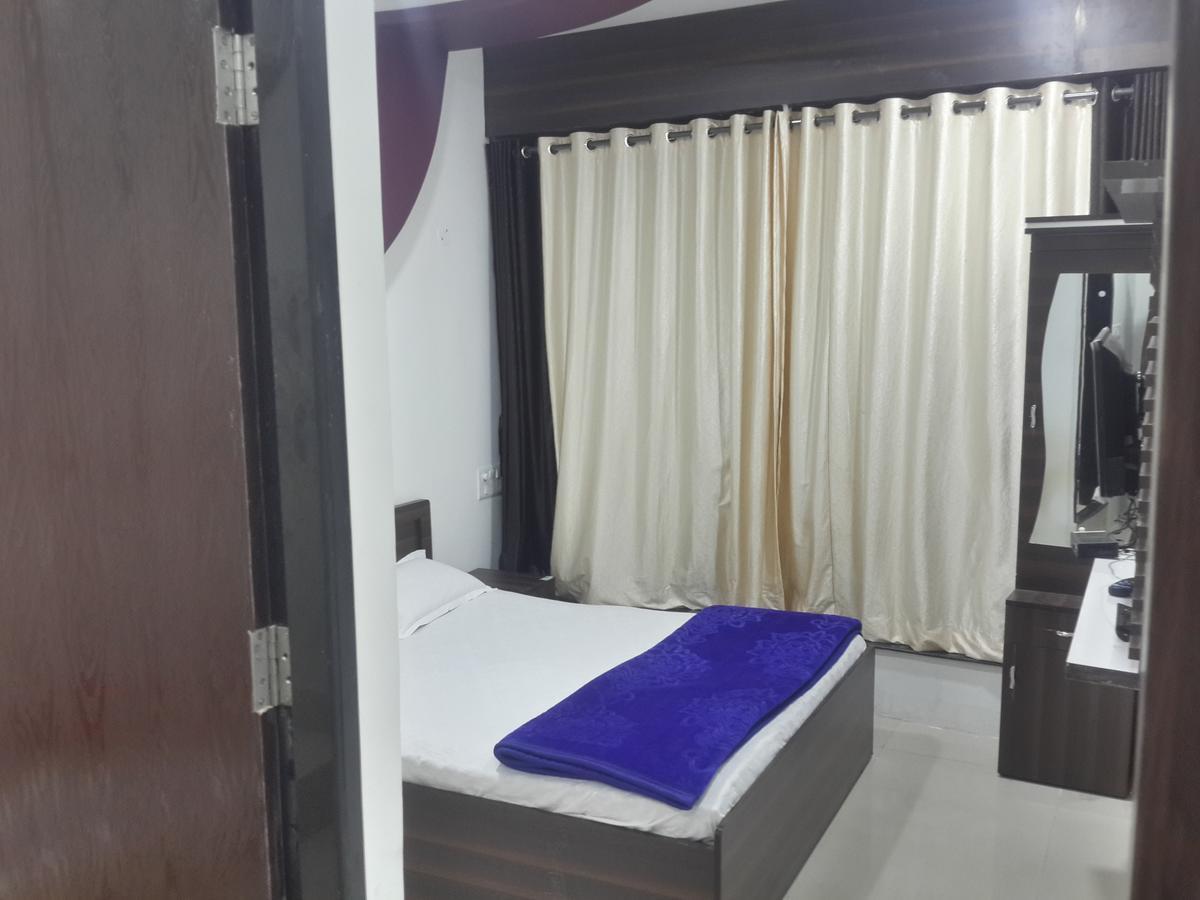 Hotel Holiday Era Opposite Railway Station Aurangabad  Exterior photo